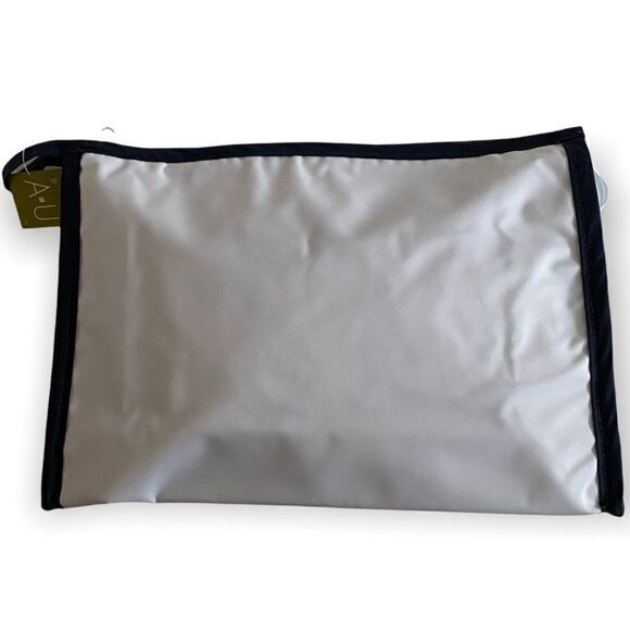 AU White Womens Toiletry Bag NWT - Picture 1 of 7
